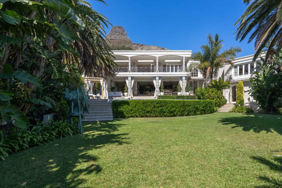 5 Bedroom Property for Sale in Fresnaye Western Cape